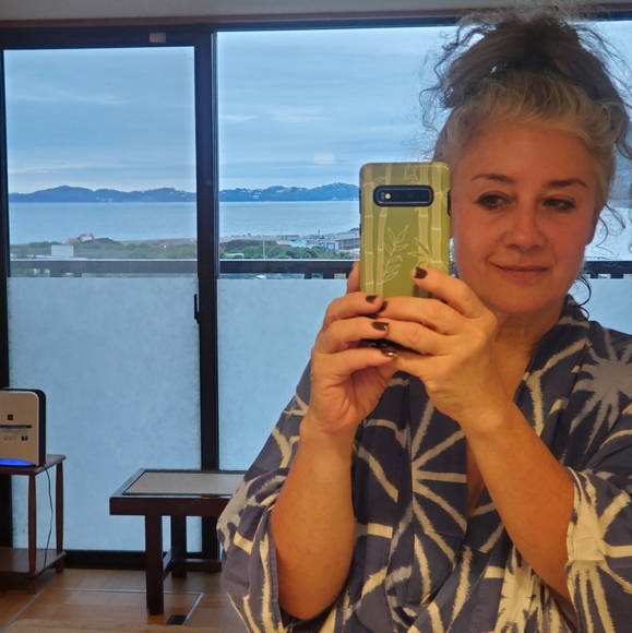 Meet your Posher, Malia - Picture 2 of 10